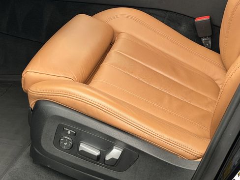 Used 2022 BMW X5 xDrive40i w/ M Sport Package image 14