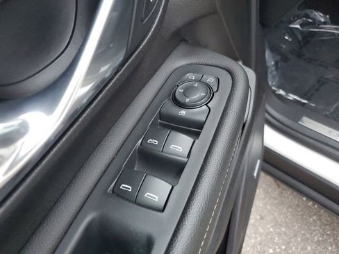 Used 2019 GMC Terrain Denali w/ Advanced Safety Package image 17