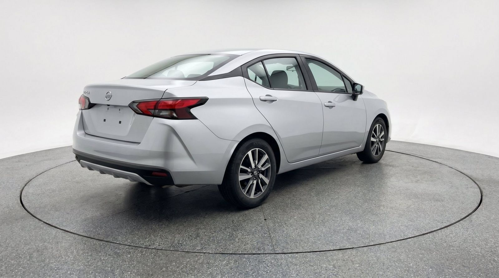 Used 2025 Nissan Versa SV FWD image 10