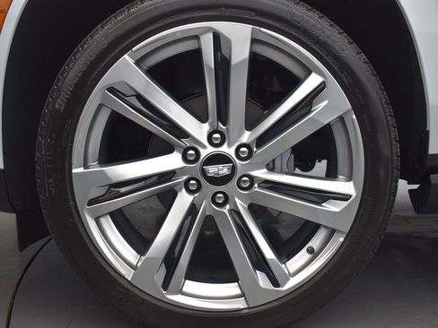 Certified 2026 Cadillac Escalade ESV Sport w/ Touring Package AWD/4WD image 10