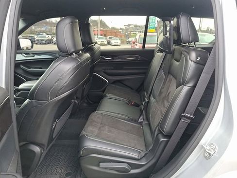 Used 2022 Jeep Grand Cherokee L Laredo image 10