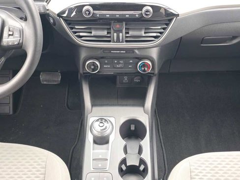 Used 2022 Ford Escape SE image 13