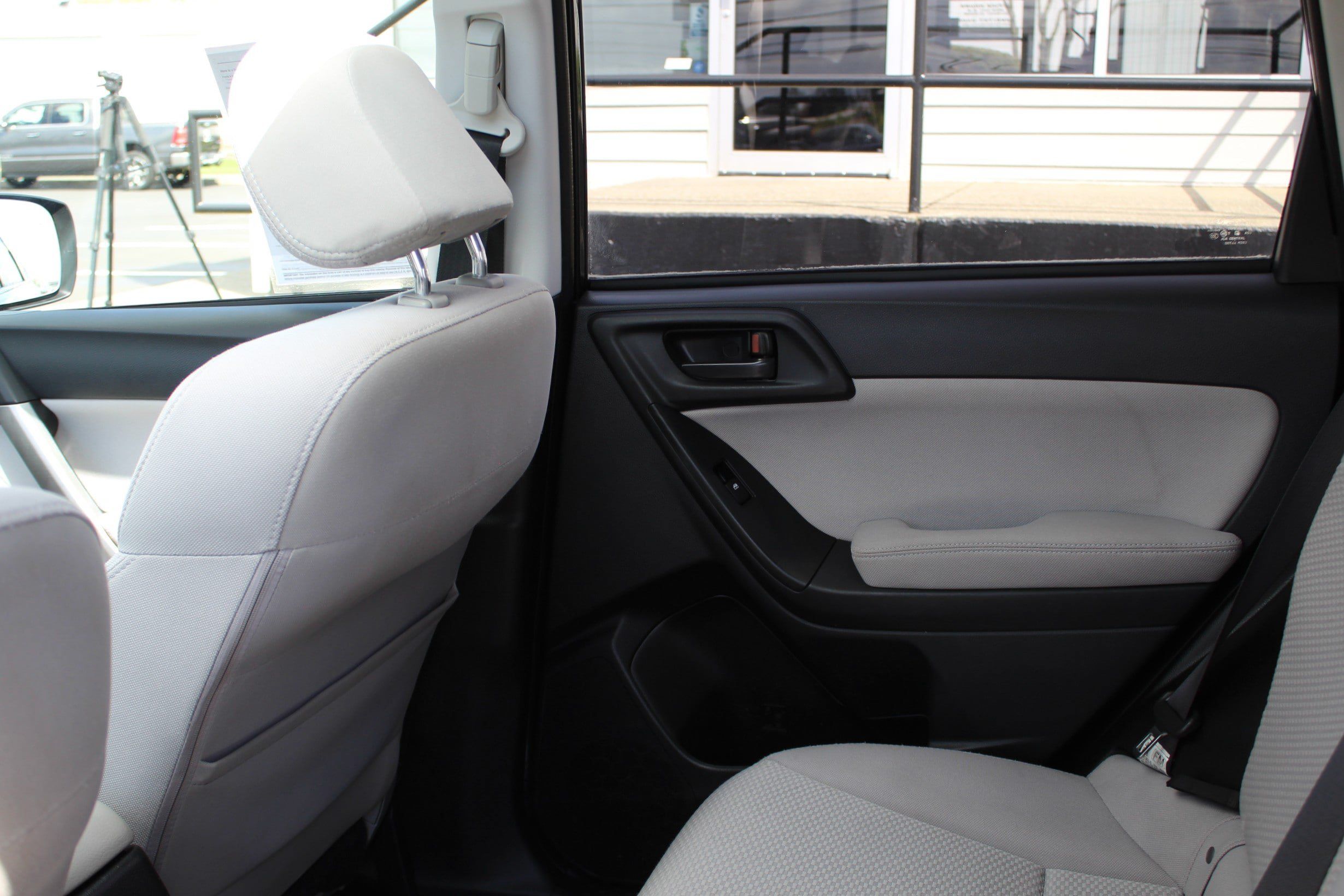 Used 2014 Subaru Forester 2.5i Premium w/ All-Weather Package AWD/4WD image 43