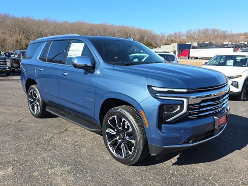 New 2026 Chevrolet Tahoe Premier w/ Sun And Tow Package AWD/4WD image 2