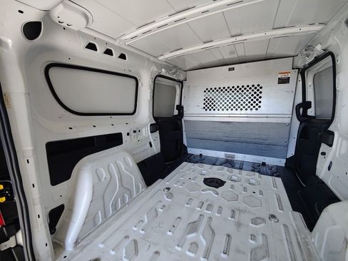 Used 2021 RAM ProMaster City Tradesman image 11