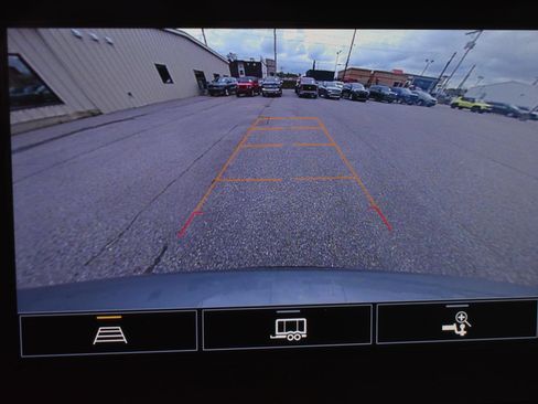 Used 2023 Chevrolet Traverse LT FWD image 28