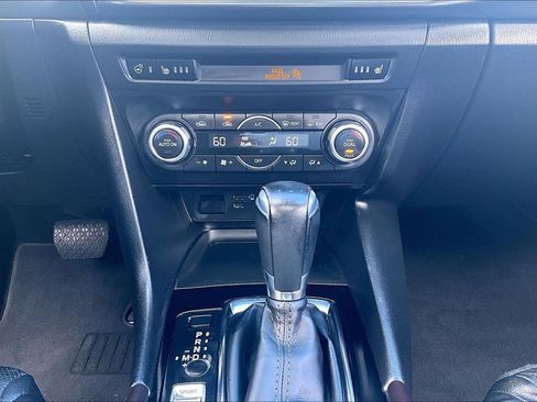 Used 2018 MAZDA MAZDA3 Grand Touring w/ Premium Equipment Package image 40