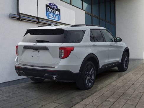 Certified 2023 Ford Explorer XLT w/ Equipment Group 202A AWD/4WD image 3