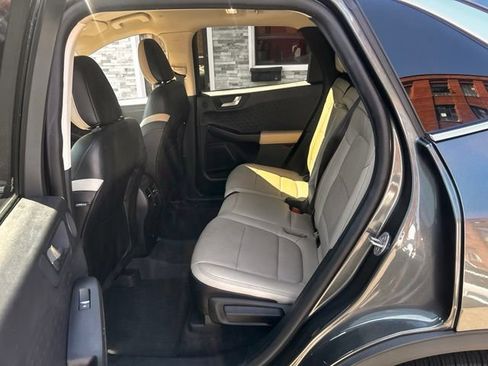 Used 2020 Ford Escape Titanium AWD/4WD image 16