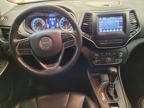 Used 2019 Jeep Cherokee Latitude Plus w/ Comfort/Convenience Group image 22