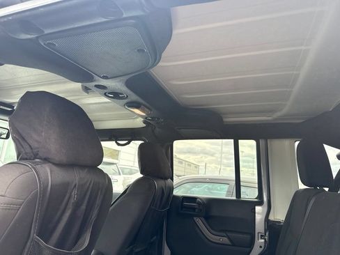 Used 2016 Jeep Wrangler Unlimited Sport AWD/4WD image 12