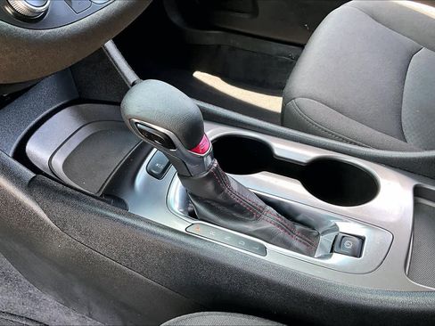 Used 2024 Chevrolet Malibu RS FWD image 16