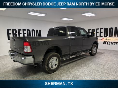 Used 2024 RAM 2500 Tradesman w/ Chrome Appearance Group AWD/4WD image 3