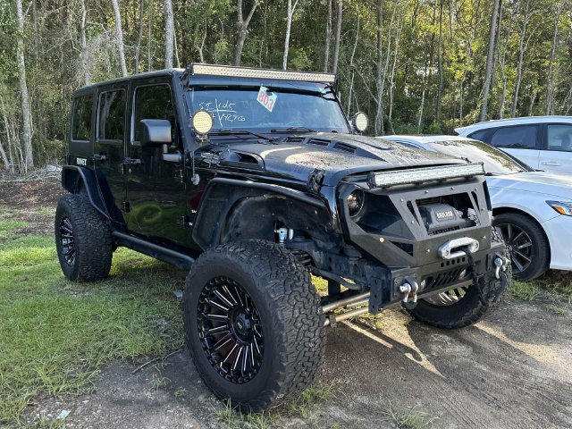 Used 2015 Jeep Wrangler Unlimited Sahara w/ Connectivity Group AWD/4WD image 12