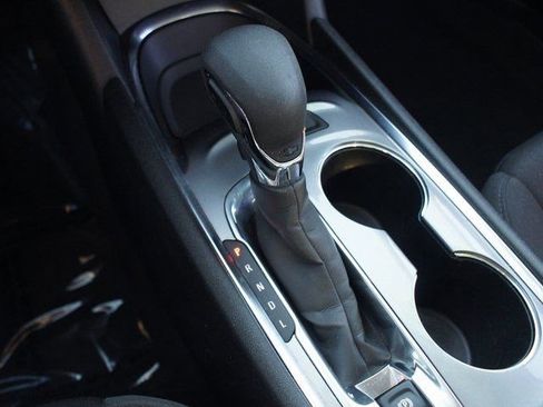 Used 2024 Chevrolet Malibu LT image 11