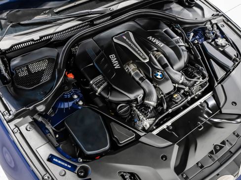 Used 2019 BMW M550i xDrive image 61