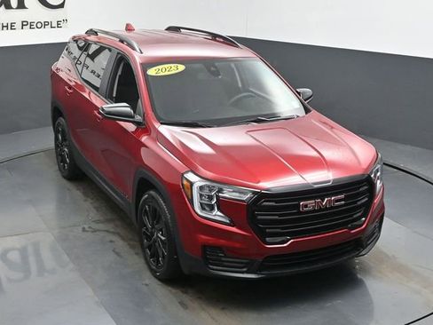 Used 2023 GMC Terrain SLE w/ Driver Convenience Package image 46