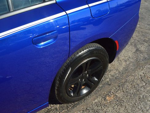 Used 2021 Dodge Charger SXT RWD image 4