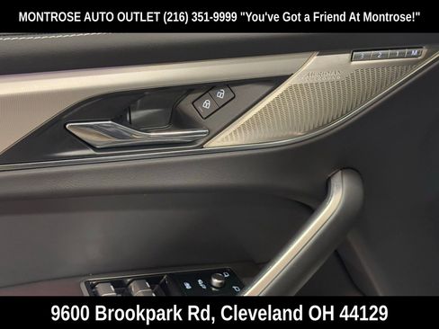 Used 2024 Jaguar F-PACE R-Dynamic S image 12