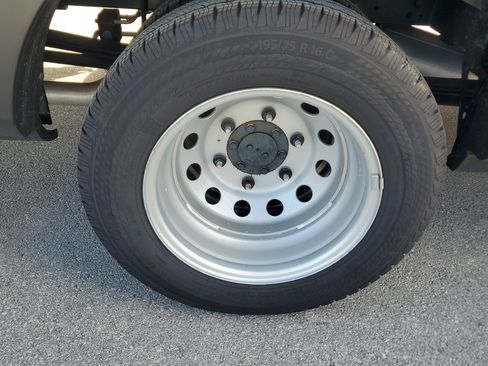 Used 2024 Ford Transit 350 XLT image 29