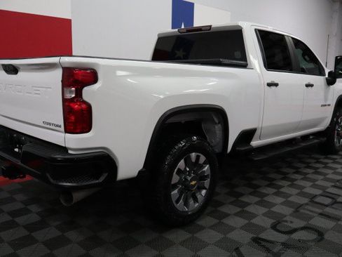 Used 2022 Chevrolet Silverado 2500 Custom w/ Custom Value Package AWD/4WD image 18