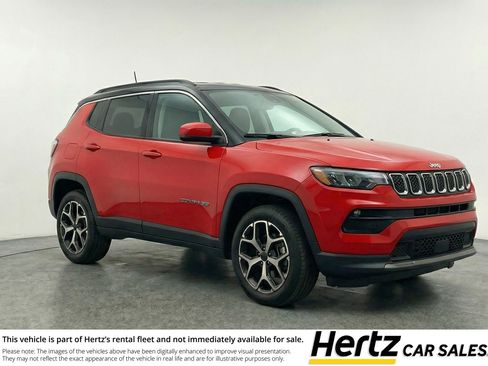 Used 2025 Jeep Compass Limited image 1