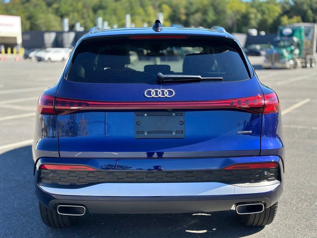 Used 2025 Audi Q5 Premium w/ Convenience Package AWD/4WD image 5