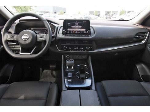 Used 2023 Nissan Rogue SV w/ SV Premium B Package image 12