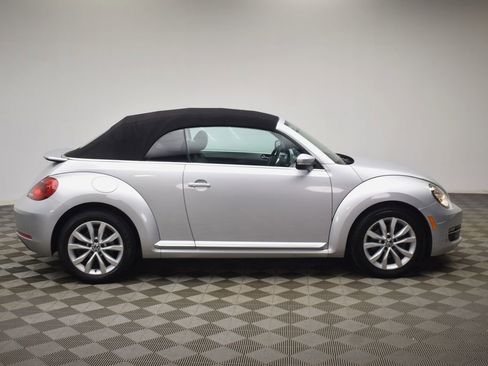 Used 2014 Volkswagen Beetle TDI image 12