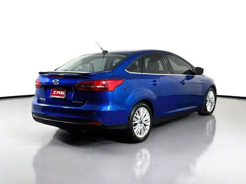 Used 2018 Ford Focus Titanium w/ Titanium Technology Package FWD image 5