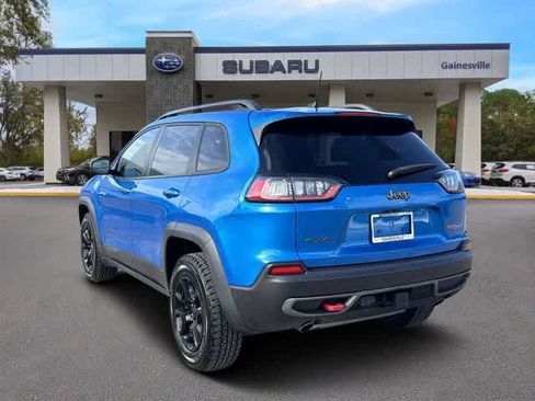 Used 2019 Jeep Cherokee Trailhawk AWD/4WD image 4