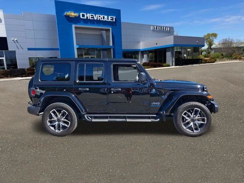 Used 2024 Jeep Wrangler Unlimited AWD/4WD image 26
