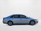 Used 2014 Volkswagen Passat S image 4