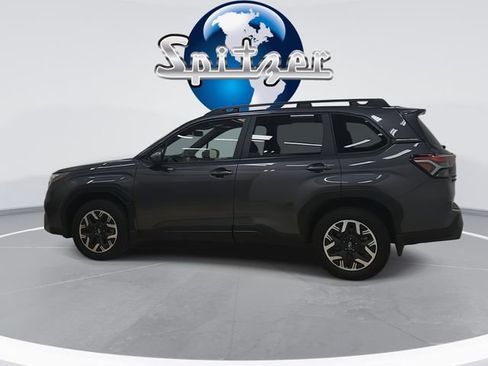 Used 2025 Subaru Forester Premium image 7