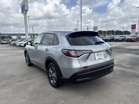 New 2026 Honda HR-V LX image 8