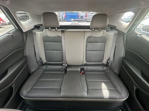 Used 2025 Chevrolet Trax ACTIV w/ Sunroof Package FWD image 22