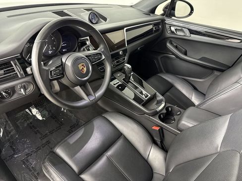 Certified 2024 Porsche Macan w/ Premium Plus Package AWD/4WD image 4