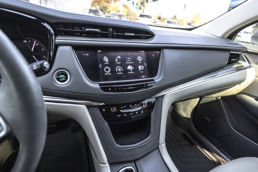 Used 2017 Cadillac XT5 Luxury w/ Driver Awareness Package AWD/4WD image 17
