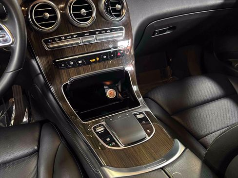 Used 2020 Mercedes-Benz GLC 300 4MATIC image 30