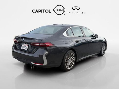 Used 2024 BMW 530i w/ Premium Package image 5
