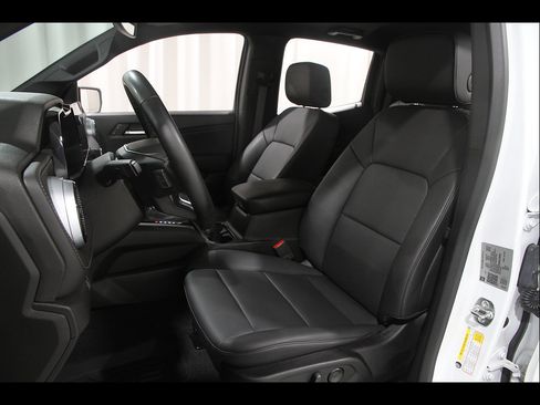 Used 2024 Chevrolet Colorado LT w/ LT Convenience Package III AWD/4WD image 5