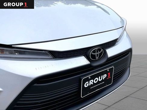Used 2024 Toyota Corolla LE FWD image 31