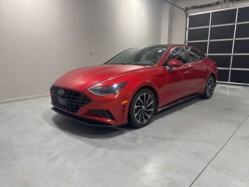Used 2021 Hyundai Sonata Limited w/ Winter Weather Package FWD image 2