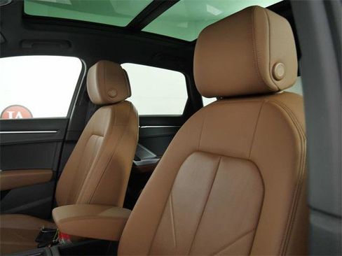 Used 2021 Audi Q3 2.0T Premium w/ Convenience Package image 17