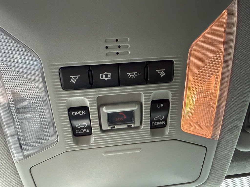 Used 2020 Toyota RAV4 XLE w/ Convenience Package FWD image 25