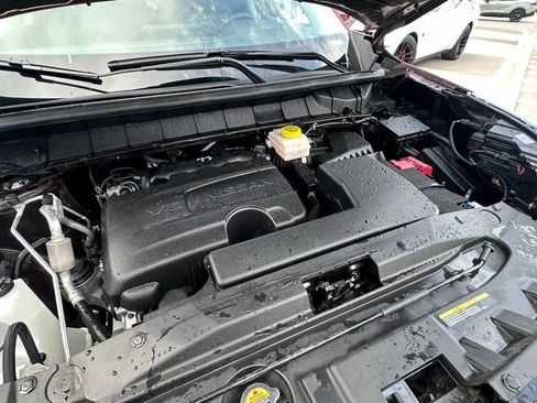 Used 2024 Nissan Pathfinder SL AWD/4WD image 29
