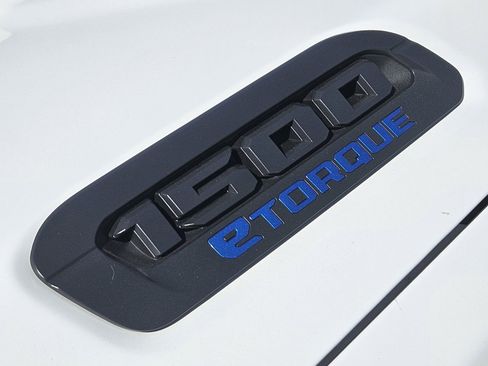 New 2026 RAM 1500 4x4 Crew Cab image 13