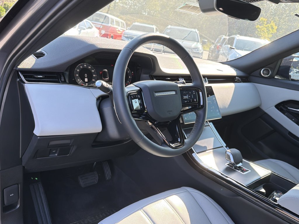 Used 2026 Land Rover Range Rover Evoque S AWD/4WD image 10