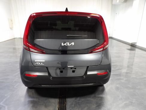 Used 2022 Kia Soul LX FWD image 5