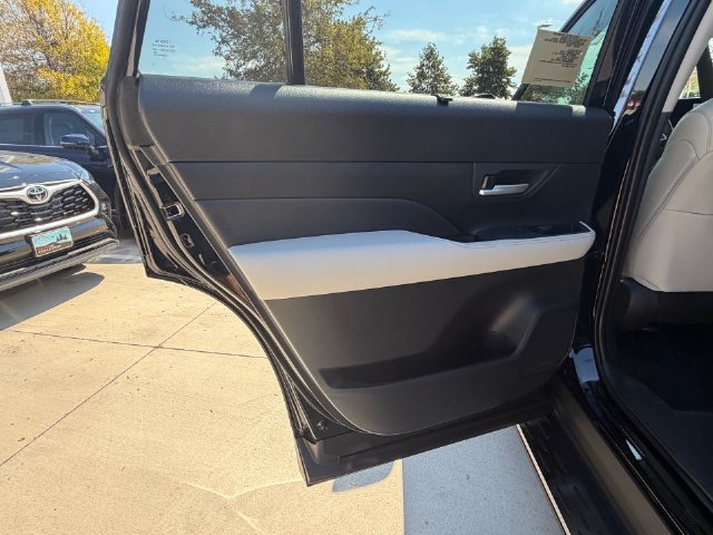 New 2026 Toyota Grand Highlander AWD image 19